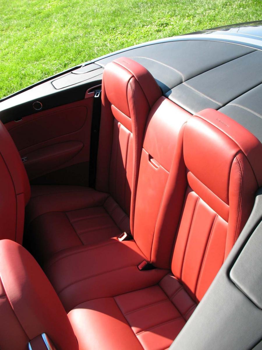 Интерьер Bentley Continental GTC 2007 года  (фото 17 из 51)
